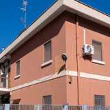 ...il torrino si trova di fronte a un edificio rossastro: una delle poche case cantoniere ancora presenti nel capoluogo pugliese